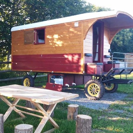 Veritable Roulotte Hippomobile "La Bailleul" Mentheville Esterno foto